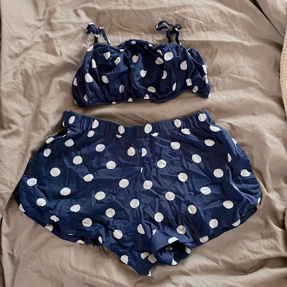 Super cute Miko Hawi short and Taiyo Top set Size 2 in polka dot